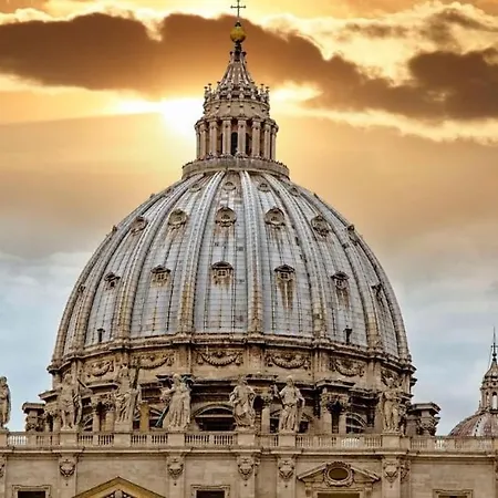 Key Vatican Museums Apartment Rome
