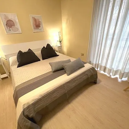 Key Vatican Museums Apartment *